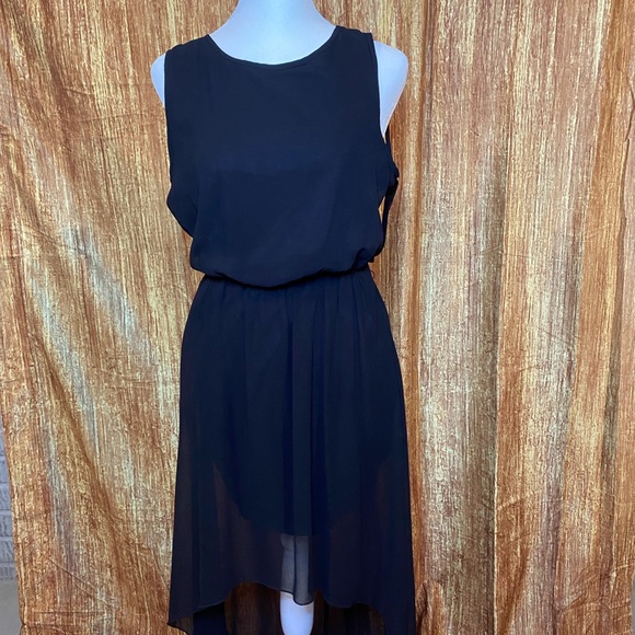 Dresses & Skirts - Small black emerald sundae dress